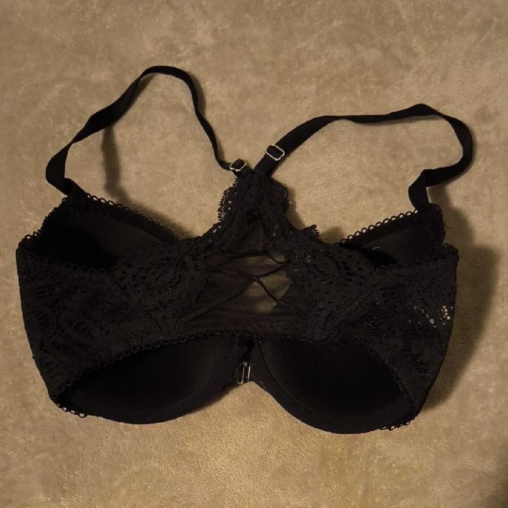 Victoria's Secret | Black Lace Halter Bra - Picture 3 of 4